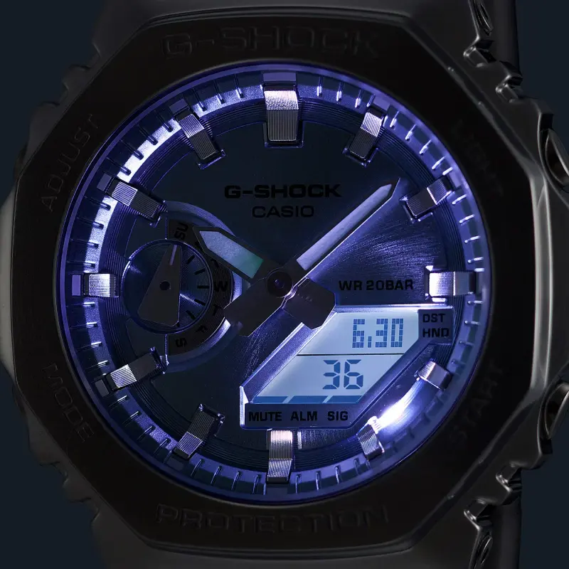 Casio G-Shock GM-2110D-8A — vista 3