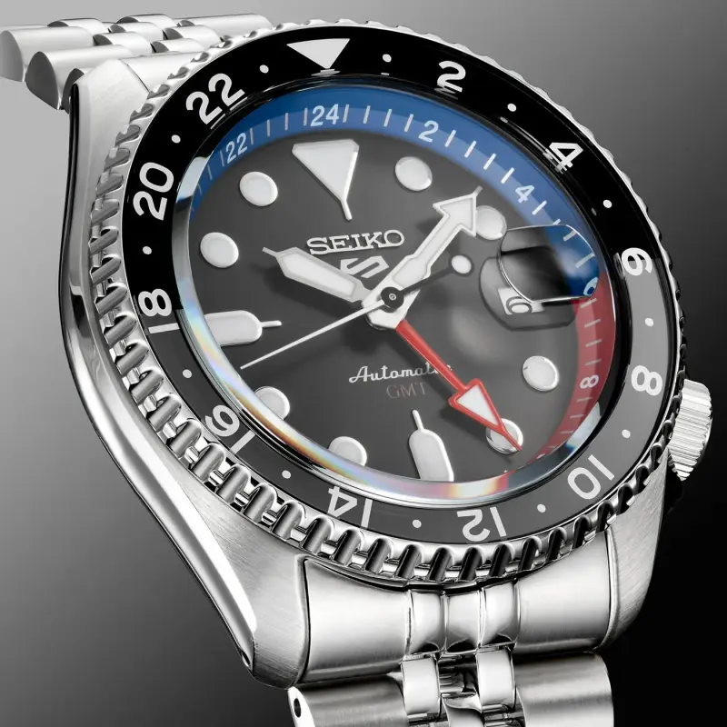 Seiko 5 Sports GMT — vista 2